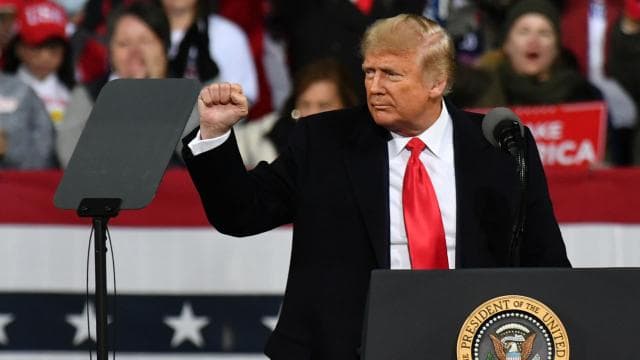 ABD'li gazeteci Carlson, İran'a saldırıların Önce Amerika anlayışıyla bağdaşmadığını söyledi