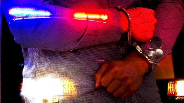 Kırmızı bültenle aranan uyuşturucu taciri Adana'da yakalandı