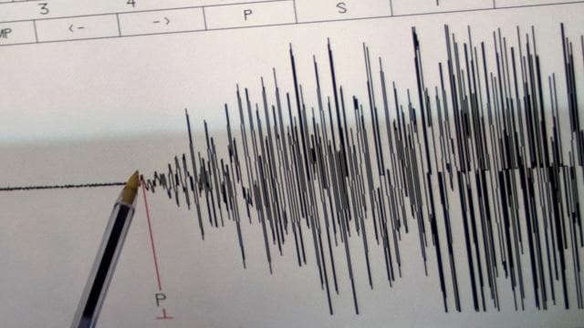 İran'ın Huzistan kentinde 5 büyüklüğünde deprem oldu