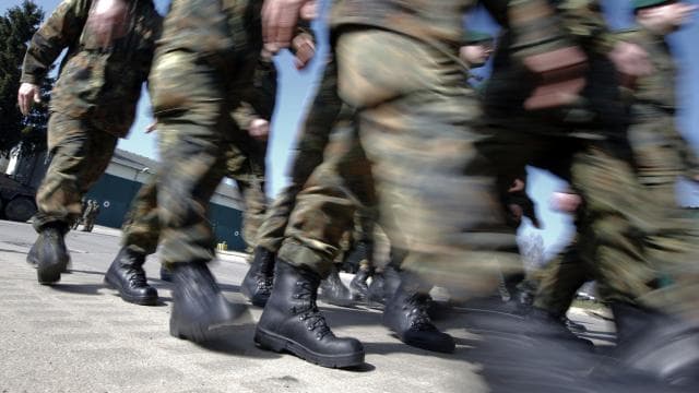Alman ordusundaki asker sayısı 186 bin 700'e ulaştı