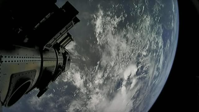 Elon Musk uzayda 1 milyon uydu ile yapay zeka veri merkezi kurmayı planlıyor