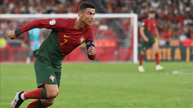 Cristiano Ronaldo profesyonel futbol kariyerinin son dönemine girdi.