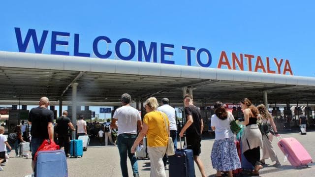 Antalya'ya 6,5 milyon yabancı turist geldi