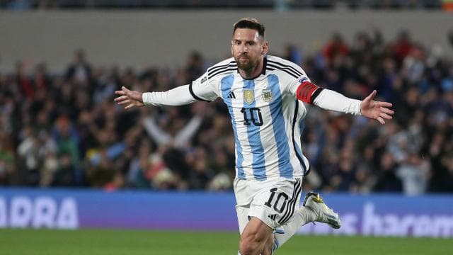 Messi, Dünya Kupası'nda hattrick yaparak gol rekorunu egale etti