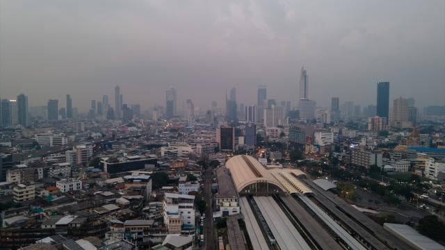 Bangkok'taki 50 bölge, şiddetli yağışlar nedeniyle afet bölgesi ilan edildi