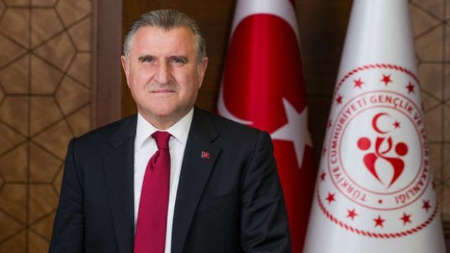 Bakan Bak, Down Sendromlu Sporcular Şampiyonası'nda 50 madalya kazananları tebrik etti