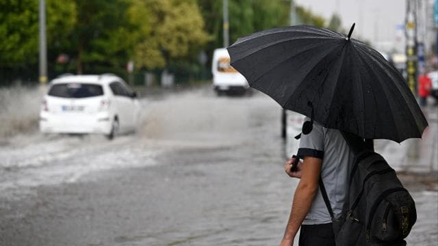 Hava sıcaklıkları düşüyor, yağışlı hava geliyor