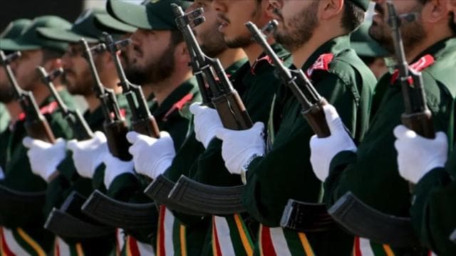 İran Devrim Muhafızları: Saldırı olursa savaş bölgeyi aşar