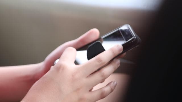 Çekya, okullarda cep telefonu kullanımını yasaklayacak