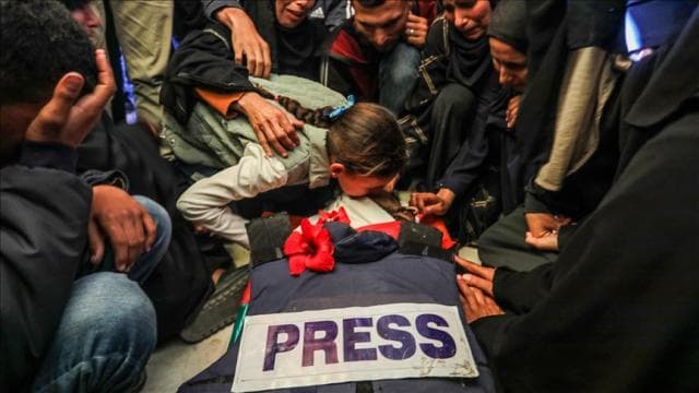 İsrail'in ilk yarıda gazetecilere yönelik 467 ihlali 8 Filistinli gazetecinin ölümüne yol açtı