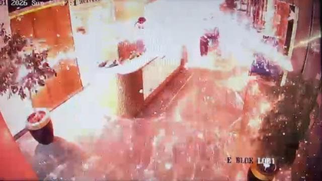 Lüks siteye getirilen kargo paketi bomba gibi patladı