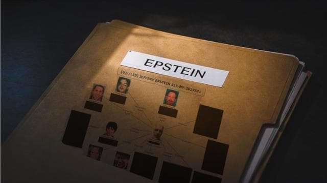Fransa'da 15 kadın, eski model ajansı yöneticisinin Epstein'le bağlarının araştırılmasını istedi