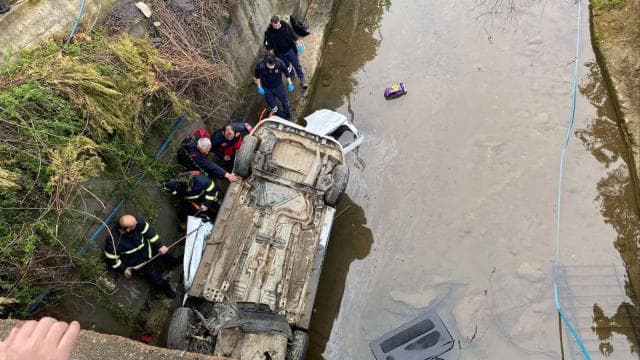 Giresun'da dereye devrilen hafif ticari araçtaki 3 kişi öldü, 2 kişi yaralandı