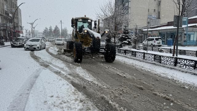 Hakkari merkez ve Yüksekova'da eğitime bir gün ara verildi
