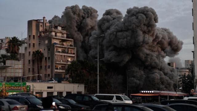 İsrail'in Beyrut'a düzenlediği saldırıda ElManar kanalı yöneticisi ve eşi öldü