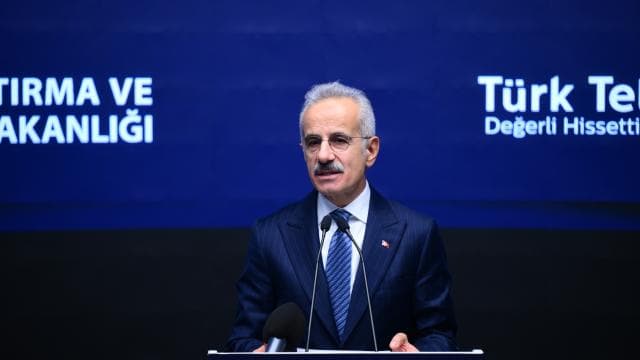 Bakan Uraloğlu: 5G'ye geçişle mobil internet hızımız 10 kata yakın artacak