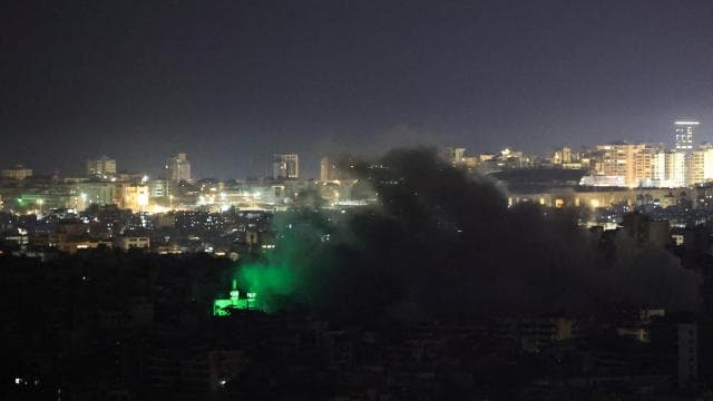 Katil İsrail Lübnan'ın Aley ilçesine saldırdı: 2 kişi öldü