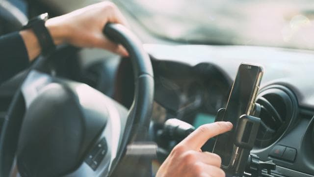 DMM'den 'telefon tutucu ve koku yasaklandı' iddialarına yalanlama