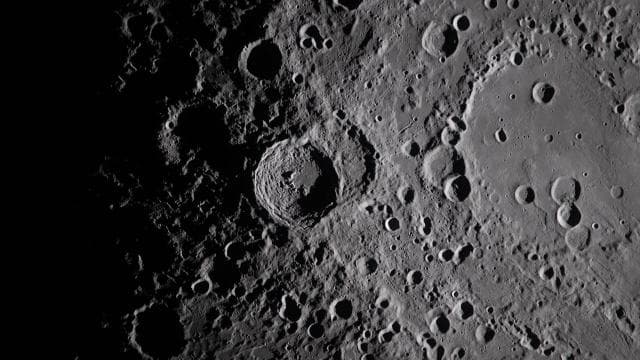 NASA, SpaceX roketinin Ay'da yarattığı krateri görüntüledi