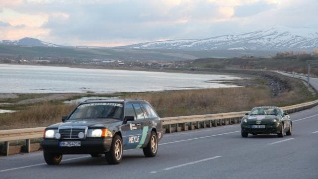 Almanya'dan Nepal'e uzanan İpek Yolu Rallisi'nin Ahlat etabı tamamlandı