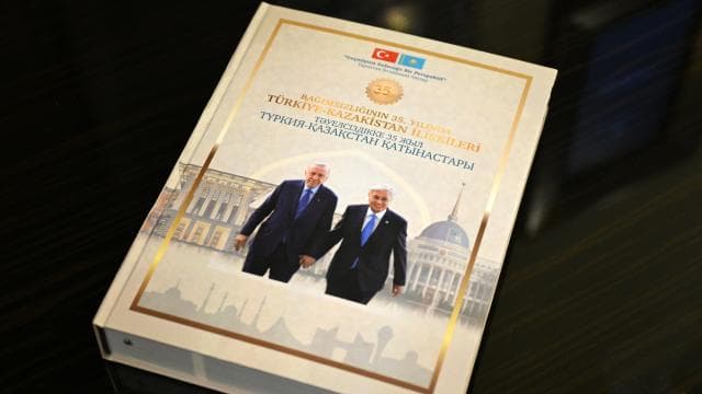Türkiye ve Kazakistan ilişkileri kitap haline getirildi