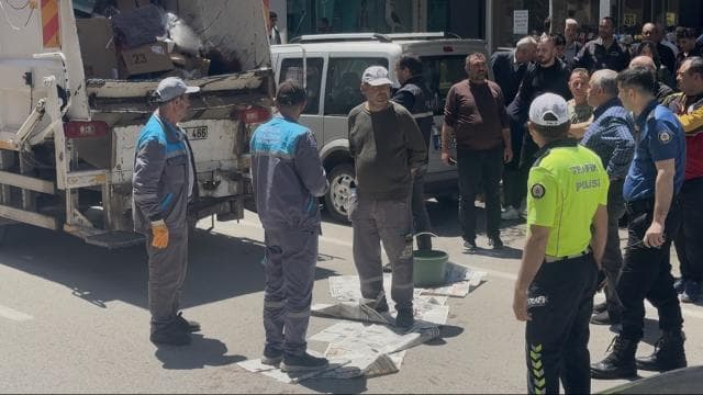 Isparta'da çöp kamyonuna sıkışan işçi yaşamını yitirdi