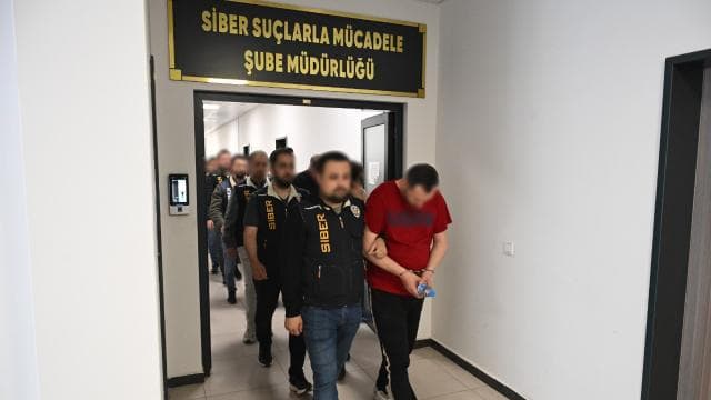Kocaeli merkezli dolandırıcılık operasyonunda 78 kişi adliyeye sevk edildi
