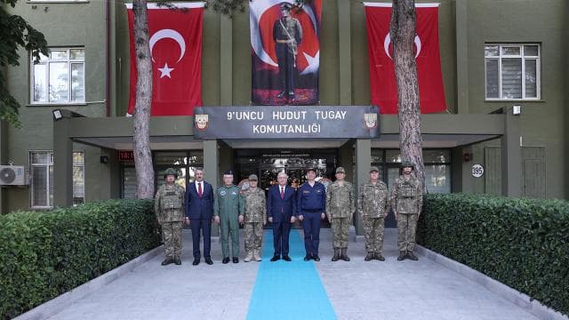 Bakan Güler, Edirne'deki 9'uncu Hudut Tugay Komutanlığı'nı ziyaret etti