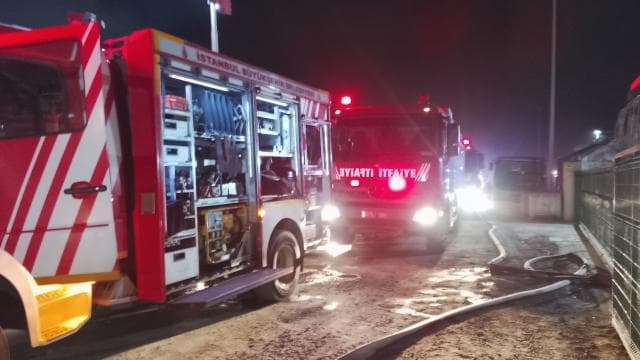 İstanbul Silivri'deki menteşe fabrikasında yangın çıktı