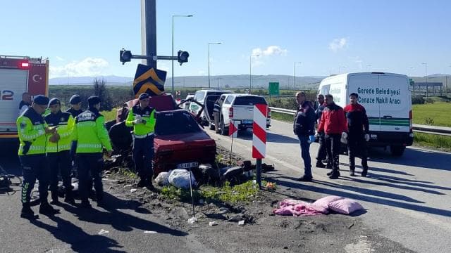 Bolu'da trafik kazasında karı koca hayatını kaybetti, kızları ağır yaralandı