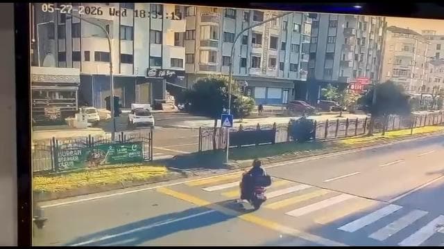 Trabzon'da otomobil, yaya geçidindeki motosiklete çarptı