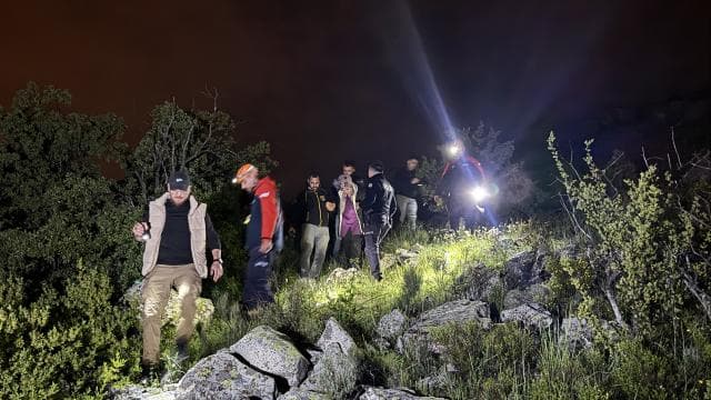 Nevşehir'de kayalıkta mahsur kalan kadın kurtarıldı