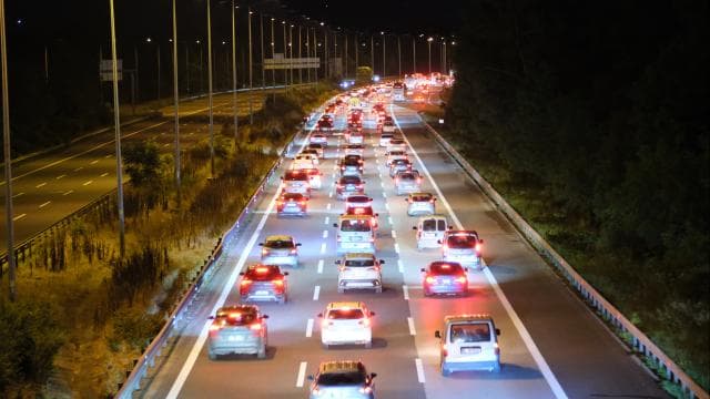 Kocaeli'de dönüş yollarında yoğunluk başladı