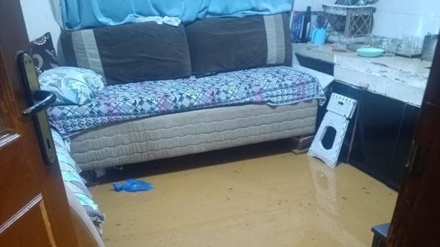 Bursa'da sağanak yağış bazı evleri su bastı