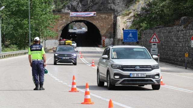 Isparta-Antalya kara yolunda araç geçişleri arttı