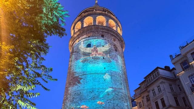 Galata Kulesi'nde Sıfır Atık Haftası için mapping gösterisi düzenlendi