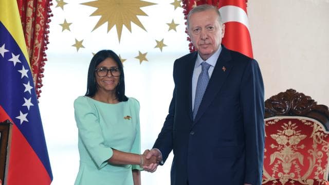 Cumhurbaşkanı Erdoğan, Venezuela'nın Cumhurbaşkanı Vekili Rodriguez ile görüştü
