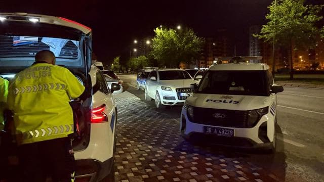 Kayseri'de dur ihtarına uymayan alkollü sürücüye 432 bin lira ceza verildi