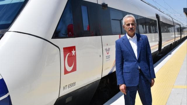 Bakan Uraloğlu: HalkalıKapıkule seyahat süresi 4 saatten 1,5 saate düşecek