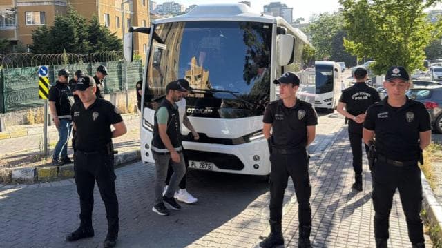 Ünlülere yönelik uyuşturucu operasyonunda 10 tutuklama talebi