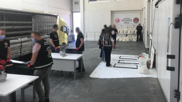 İpsala'da 3 milyar lira değerinde uyuşturucu yakalandı