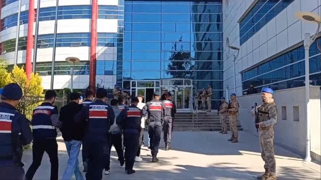 34 ilde dolandırıcılık ve yasa dışı bahis operasyonunda 159 kişi tutuklandı