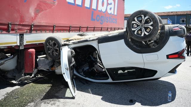 Edirne'de SUV araç ile tır çarpıştı: 1 ölü, 2 yaralı