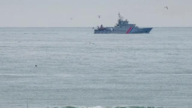 Manş Denizi'nde Rus gemisi, İngiliz yatına uyarı ateşi açtı