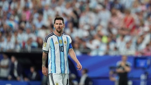 Messi, Dünya Kupası'na rekor golle başladı