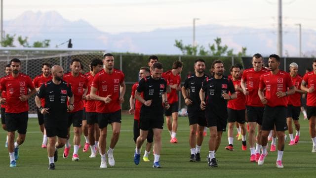 A Milli Futbol Takımı Paraguay maçı hazırlıklarına başladı