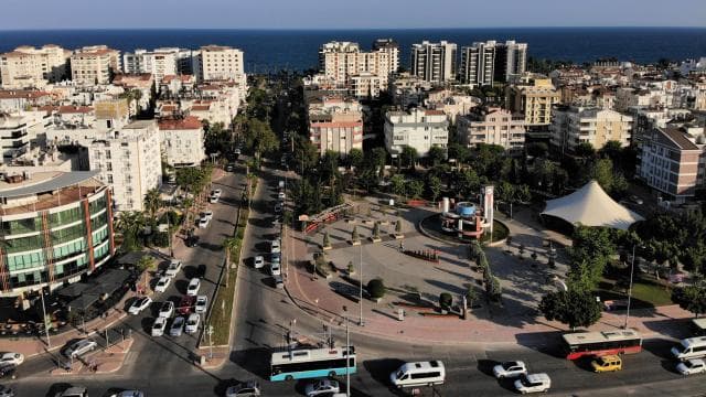 Antalya'daki lüks sitede aidat tartışması mahkemeye taşındı
