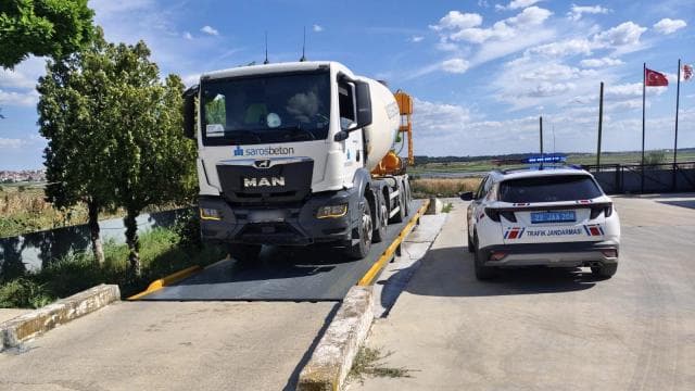 Edirne'de taşıma sınırını aşan kamyon sürücüsüne 60 bin lira ceza kesildi