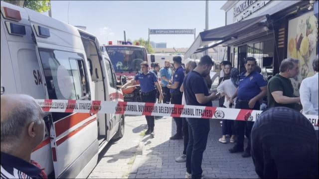 Eyüpsultan'da pastanede gaz kaçağı nedeniyle 5 çalışan hastaneye kaldırıldı