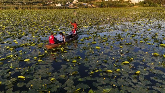 Türk Kızılay, adada yaşayan Halime teyzeye yardım ulaştırdı